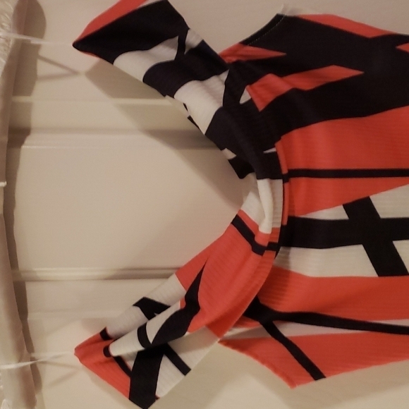 𝅺A. Calin by Flying Tomato Coral and Black Off Shoulder Bodysuit - Picture 4 of 12